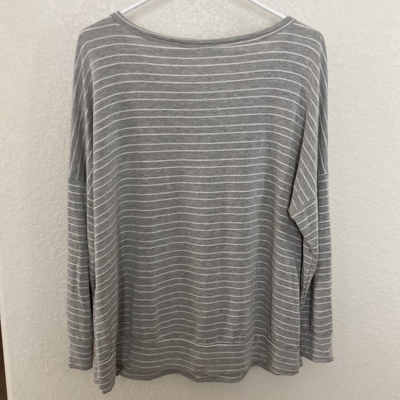 Andree by Unit Gray and White Stripped Top - Picture 2 of 8